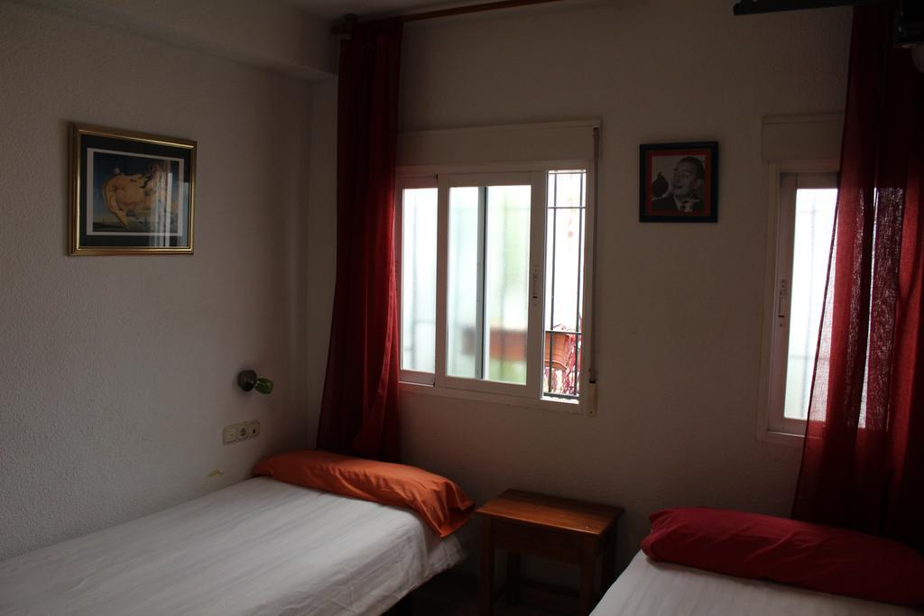 Hostal Nuevas Naciones Granada Rum bild
