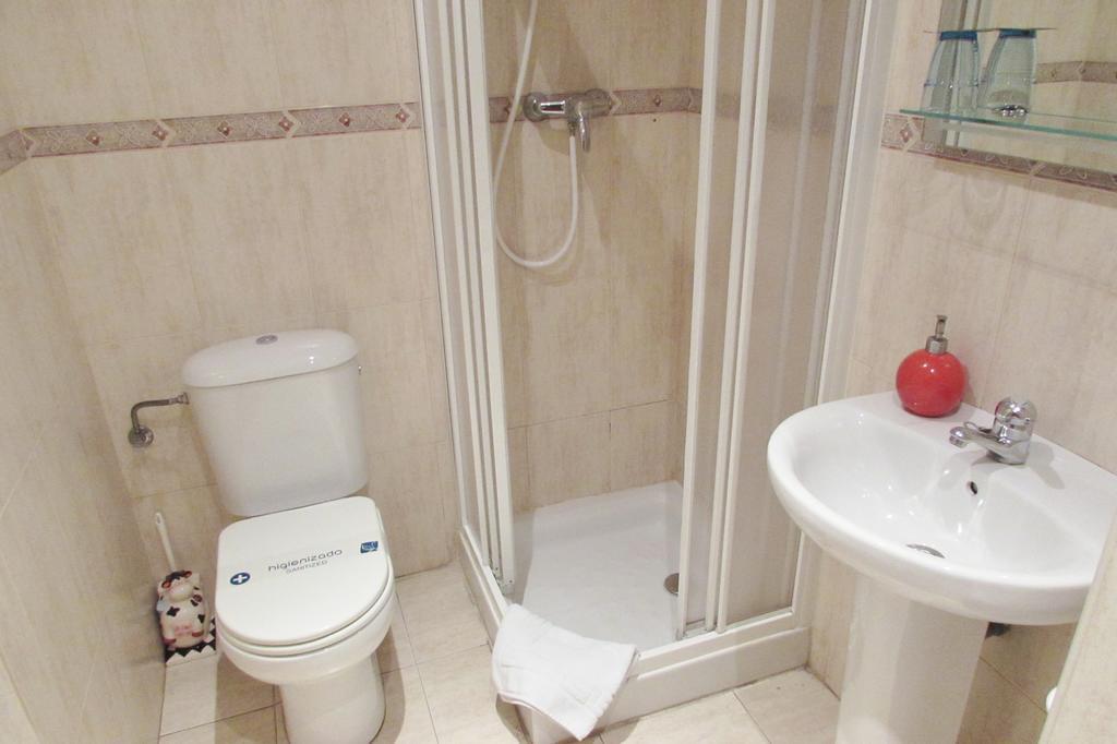 Hostal Nuevas Naciones Granada Exteriör bild