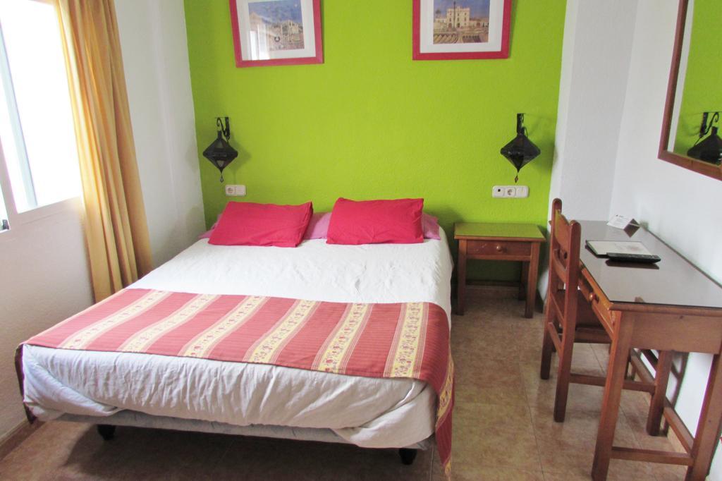 Hostal Nuevas Naciones Granada Exteriör bild